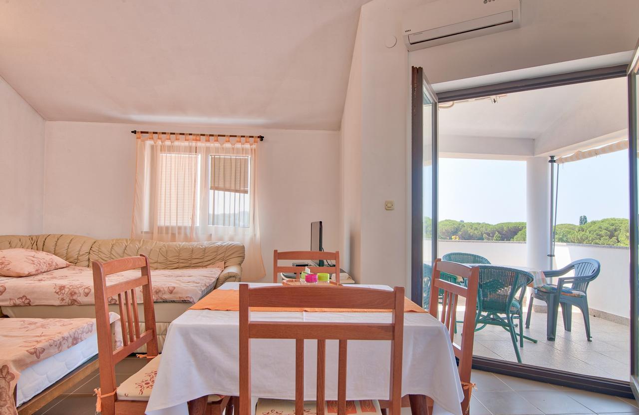 Apartment Maja Штиньян Экстерьер фото