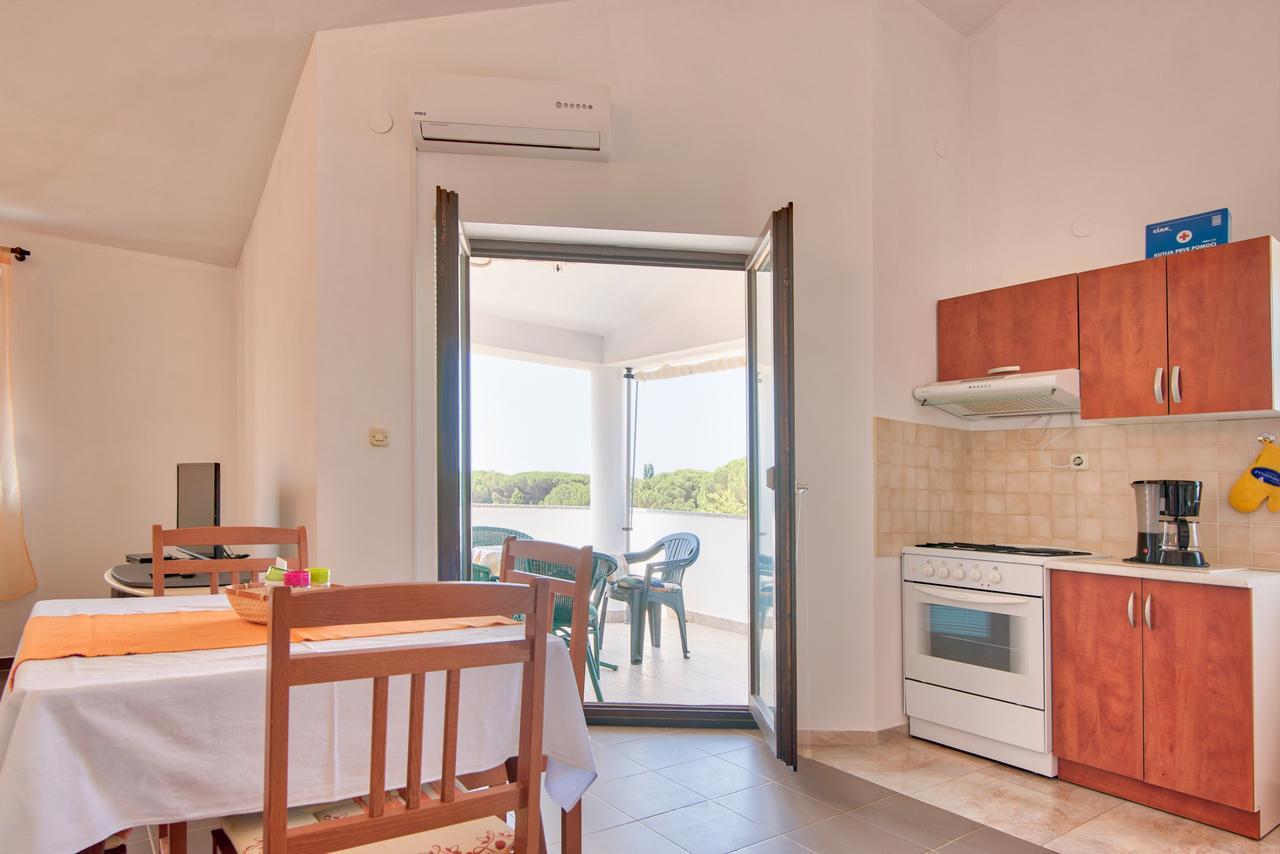Apartment Maja Штиньян Экстерьер фото